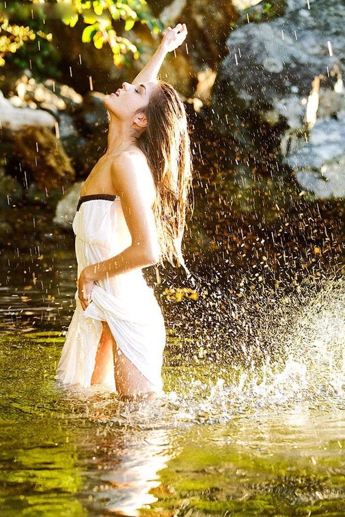 Marie Avgeropoulos in Tripoli