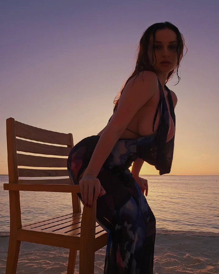 Sexy girl Miranda Faith nude in Tripoli