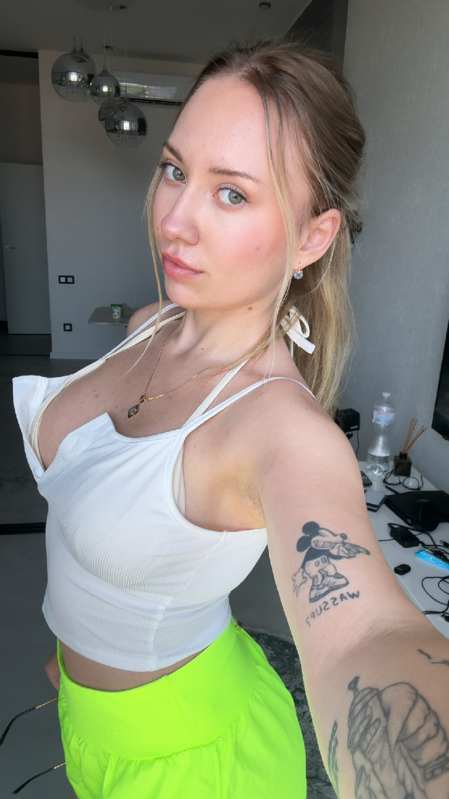 KateV in her underwear in Tripoli