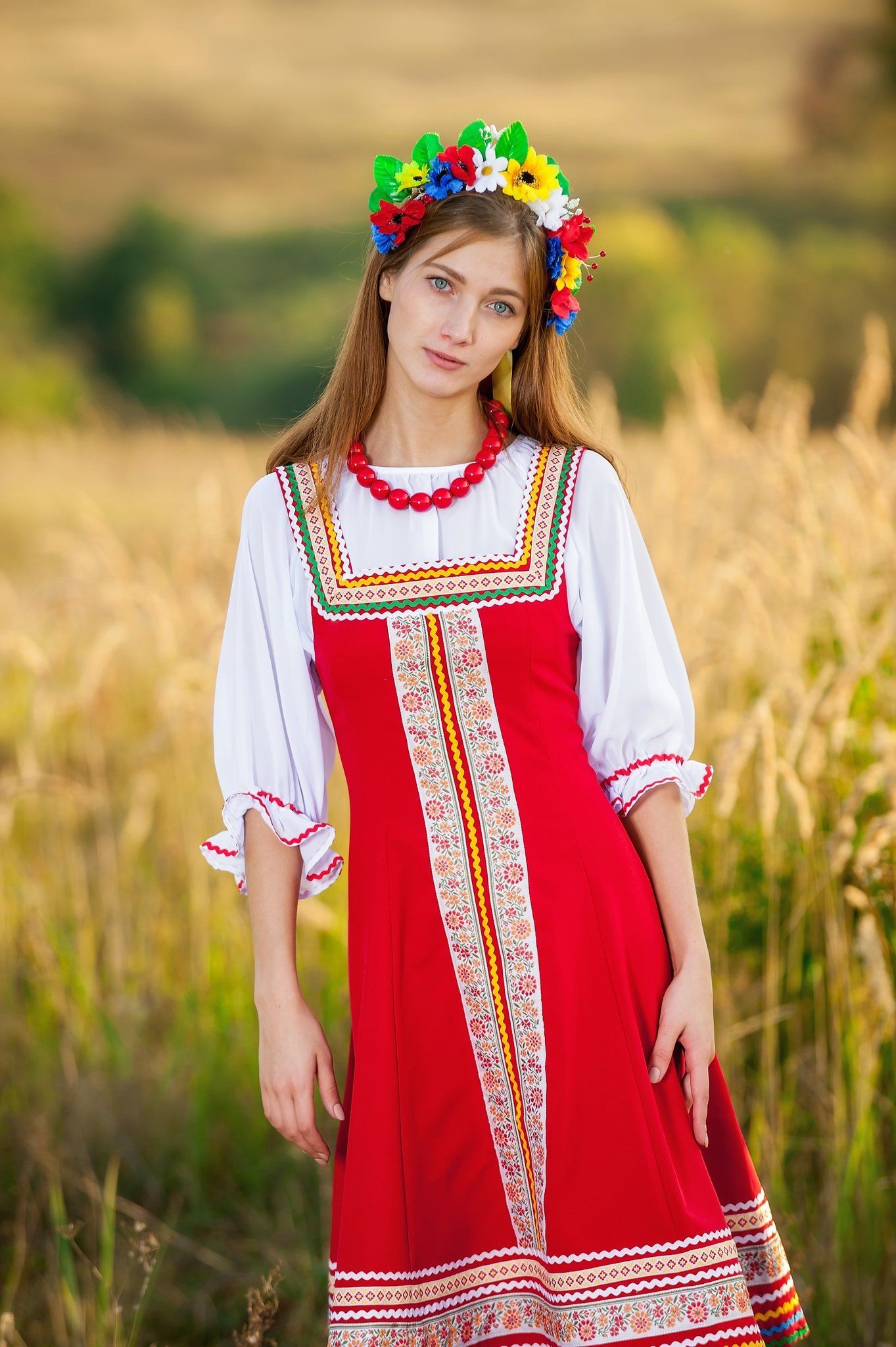 Women in Slavic costumes in Tripoli