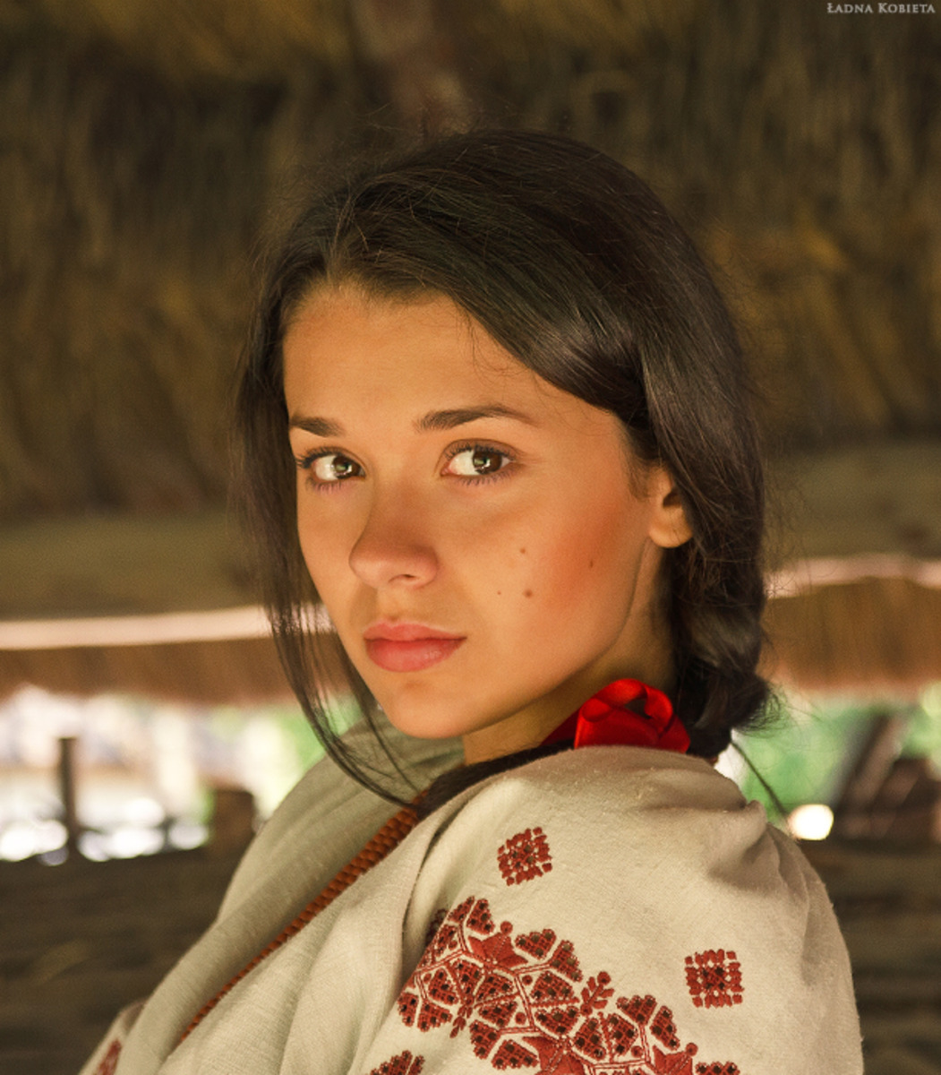 Girls in Slavic costumes in Tripoli