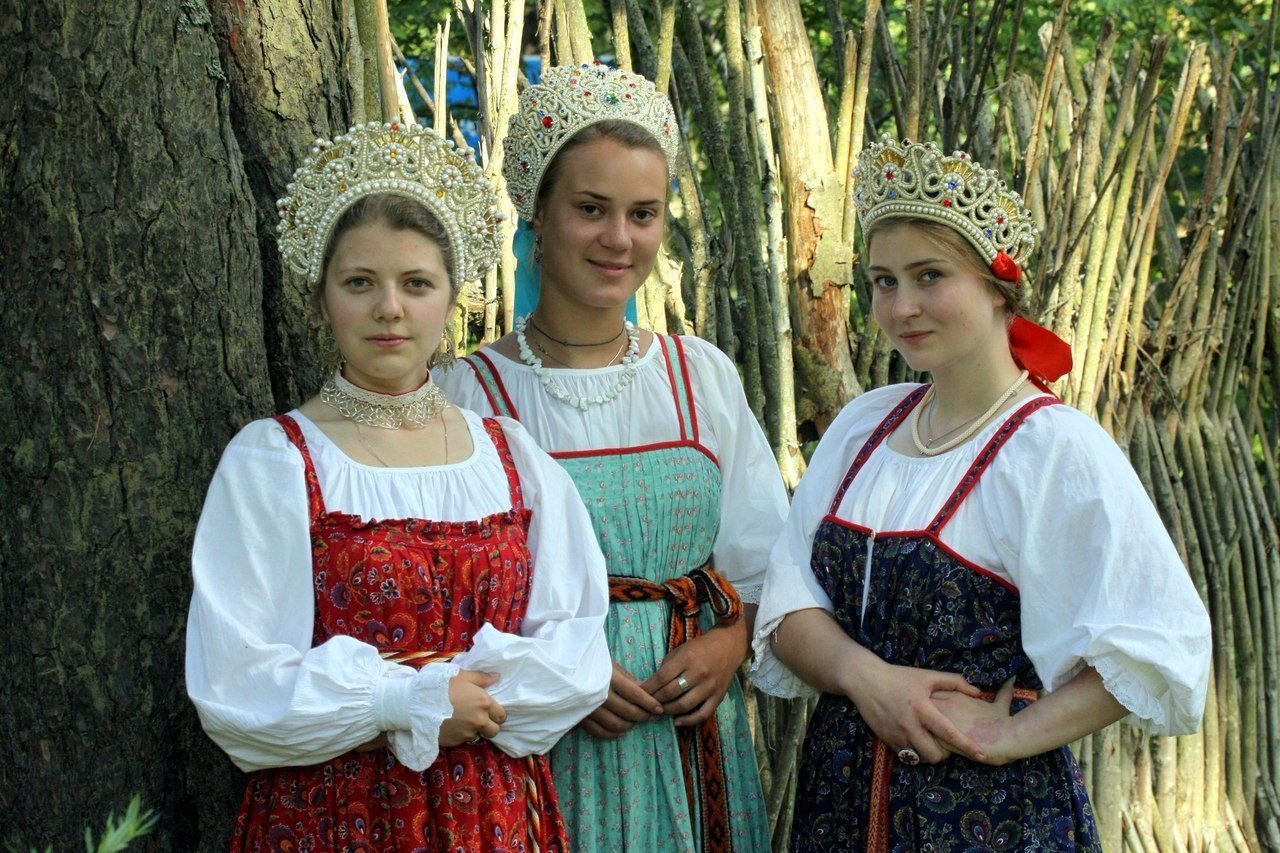 Sexy model Girls in Slavic costumes in Tripoli